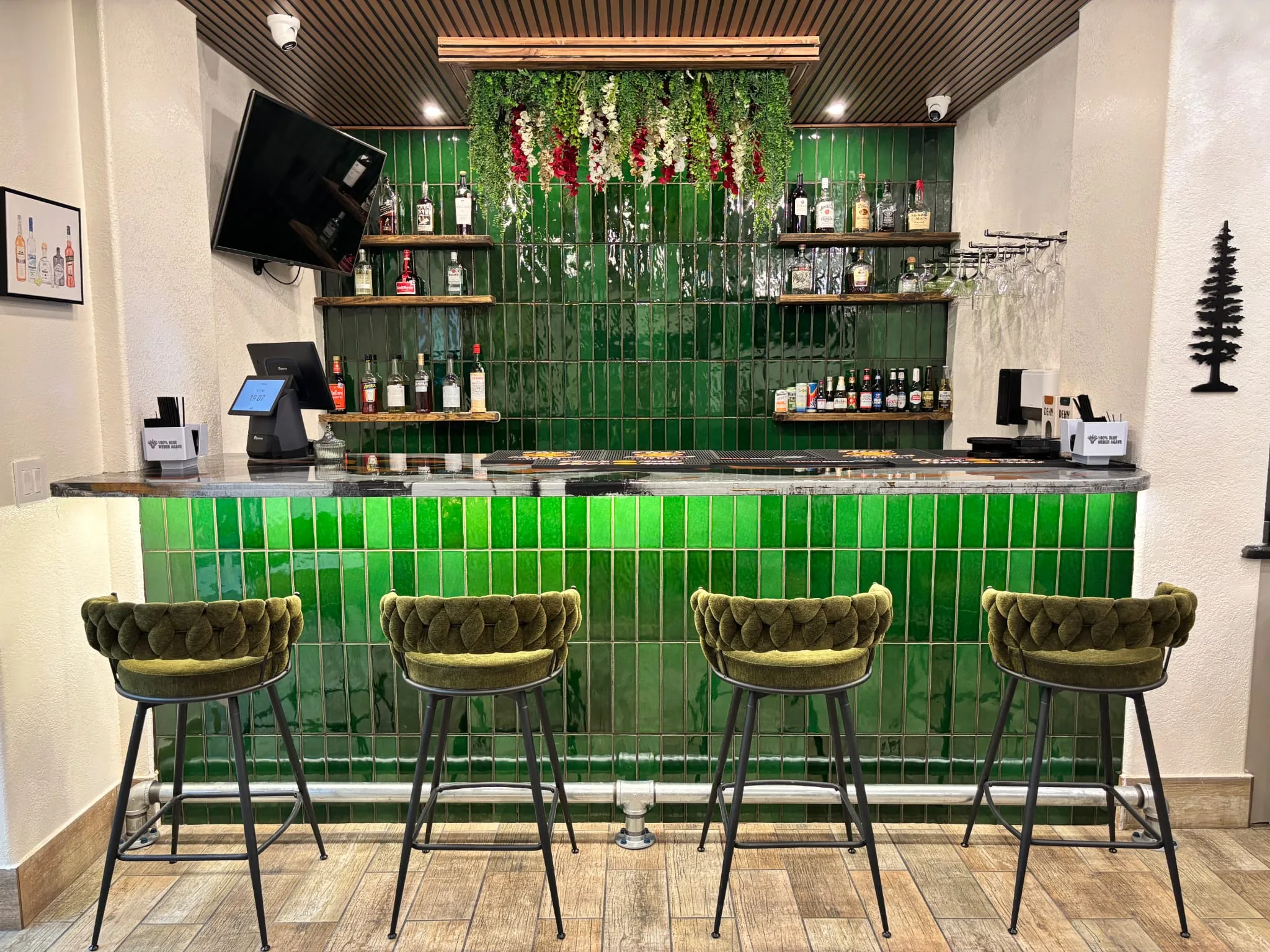 Pine & Pour Bar Counter
